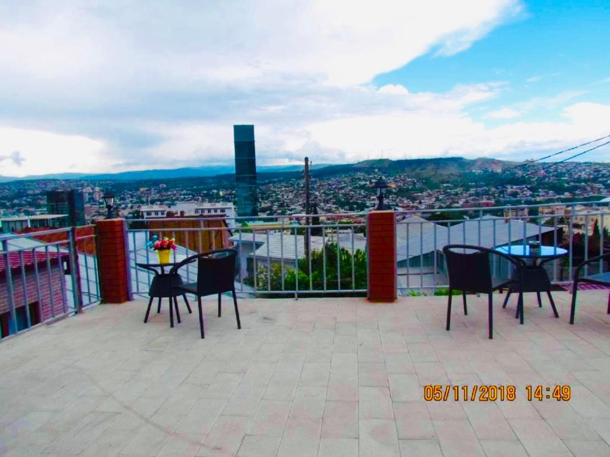 9 Borbalo Street Apartment With Terrace Tbilisi Eksteriør billede